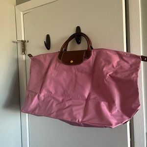 Longchamp XL Le Pliage Overnighter in Pink